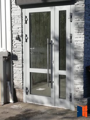 ул. Академика Каргина, 40, корп. 1 (магазин "Пятёрочка").